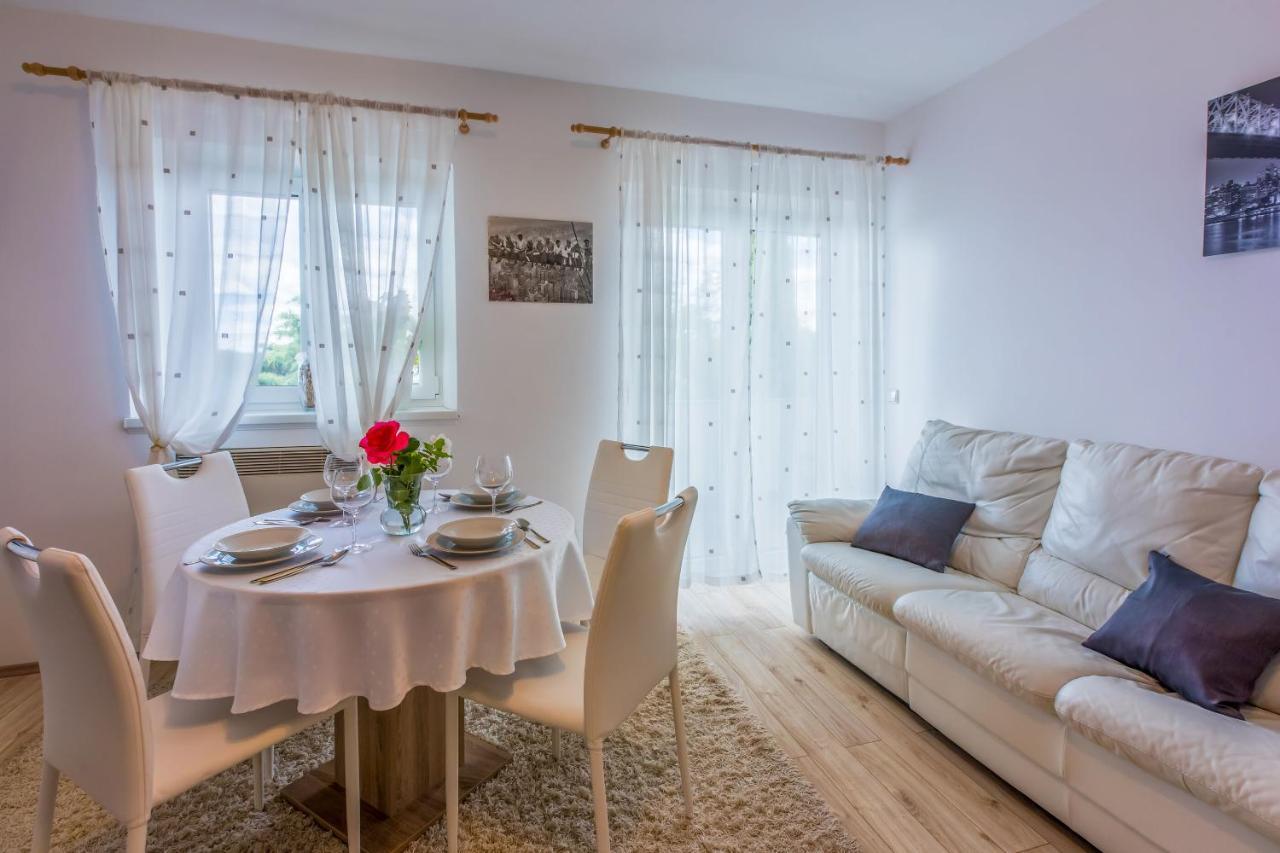 דראמליי Apartments Dolloree מראה חיצוני תמונה